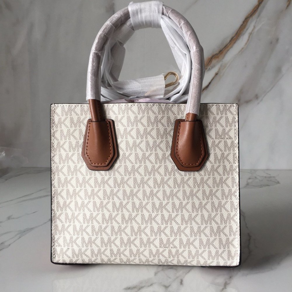 💎 Michael Kors Metal Logo Totes Silver tone hardware 💎 - Picture 2 of 9